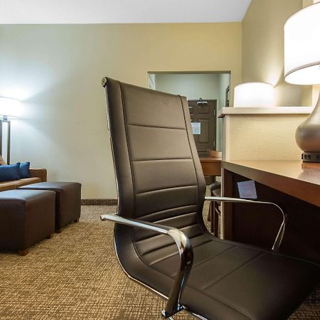Comfort Suites Rochester Henrietta University Area מראה חיצוני תמונה