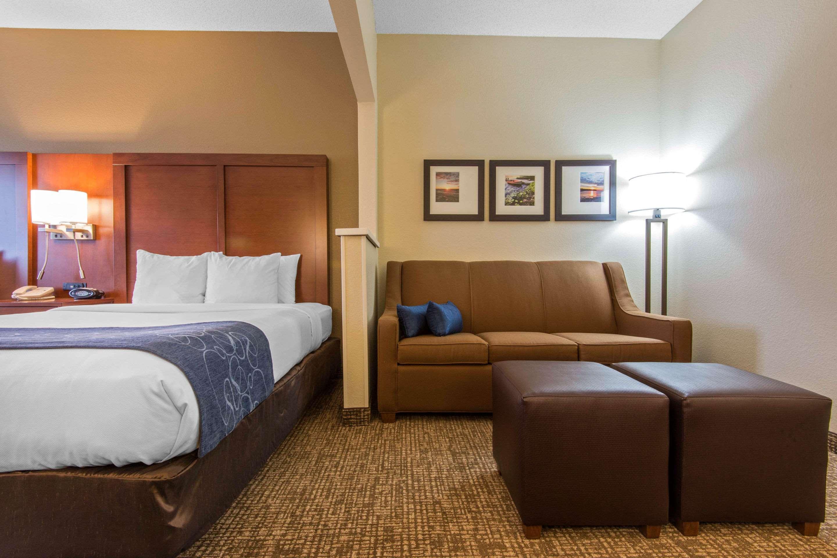Comfort Suites Rochester Henrietta University Area מראה חיצוני תמונה
