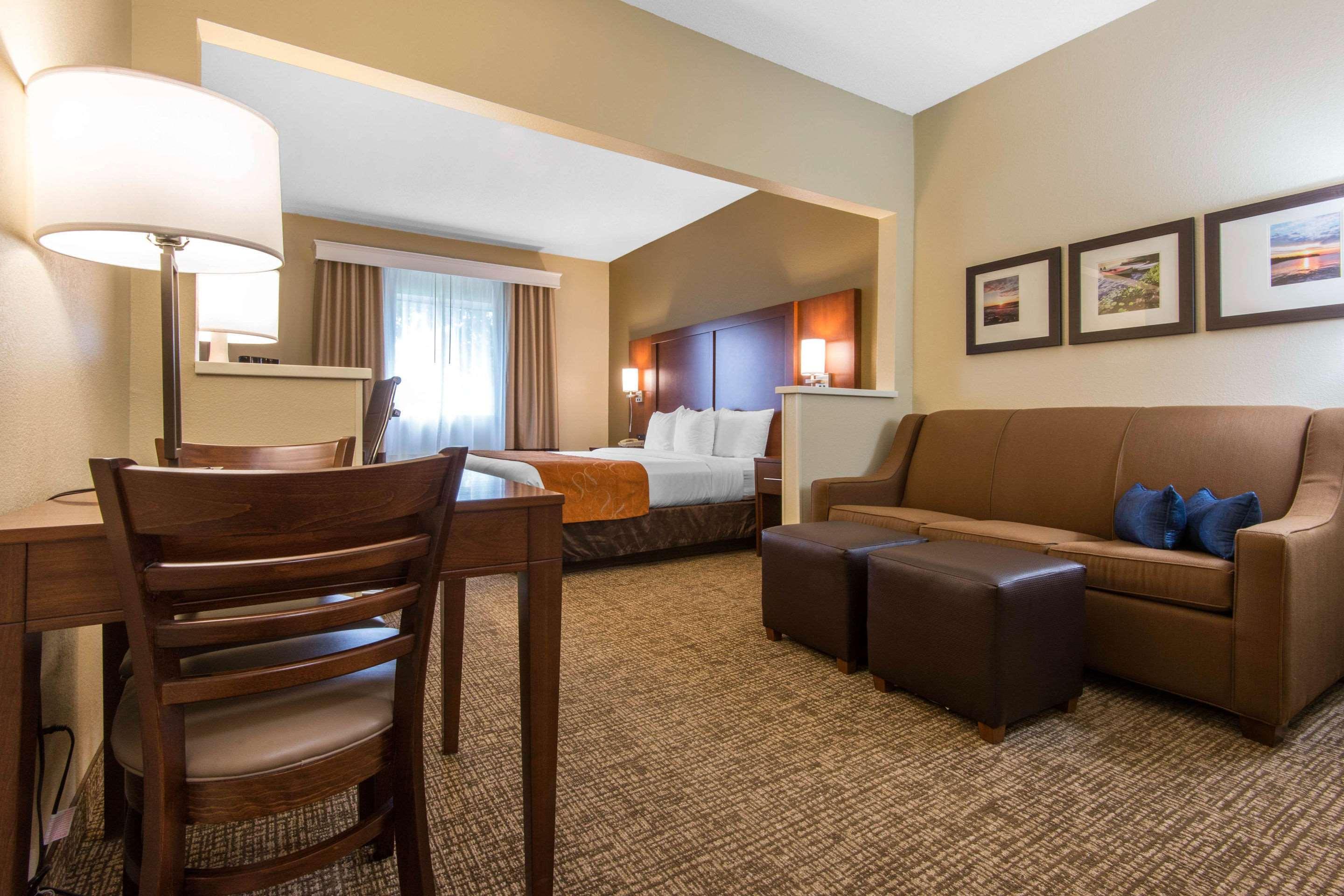 Comfort Suites Rochester Henrietta University Area מראה חיצוני תמונה