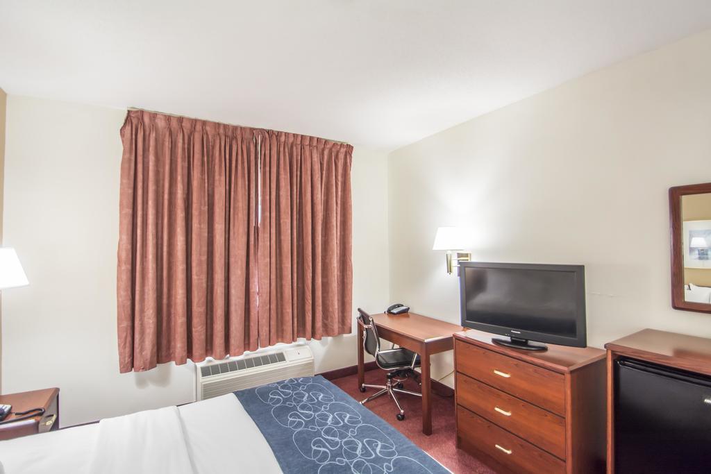 Comfort Suites Rochester Henrietta University Area מראה חיצוני תמונה