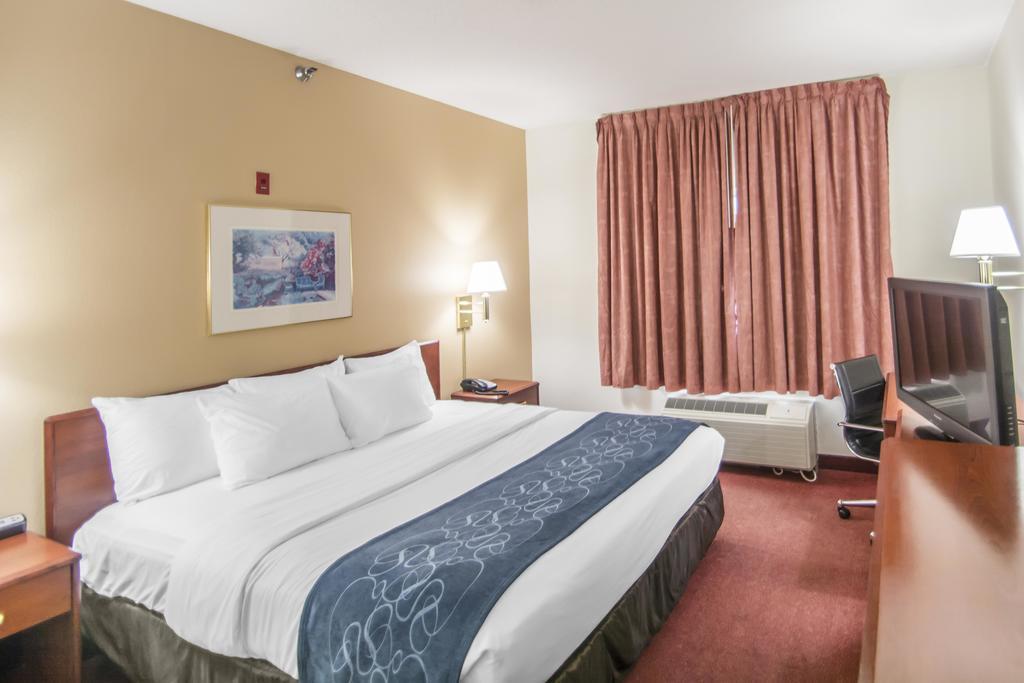 Comfort Suites Rochester Henrietta University Area מראה חיצוני תמונה