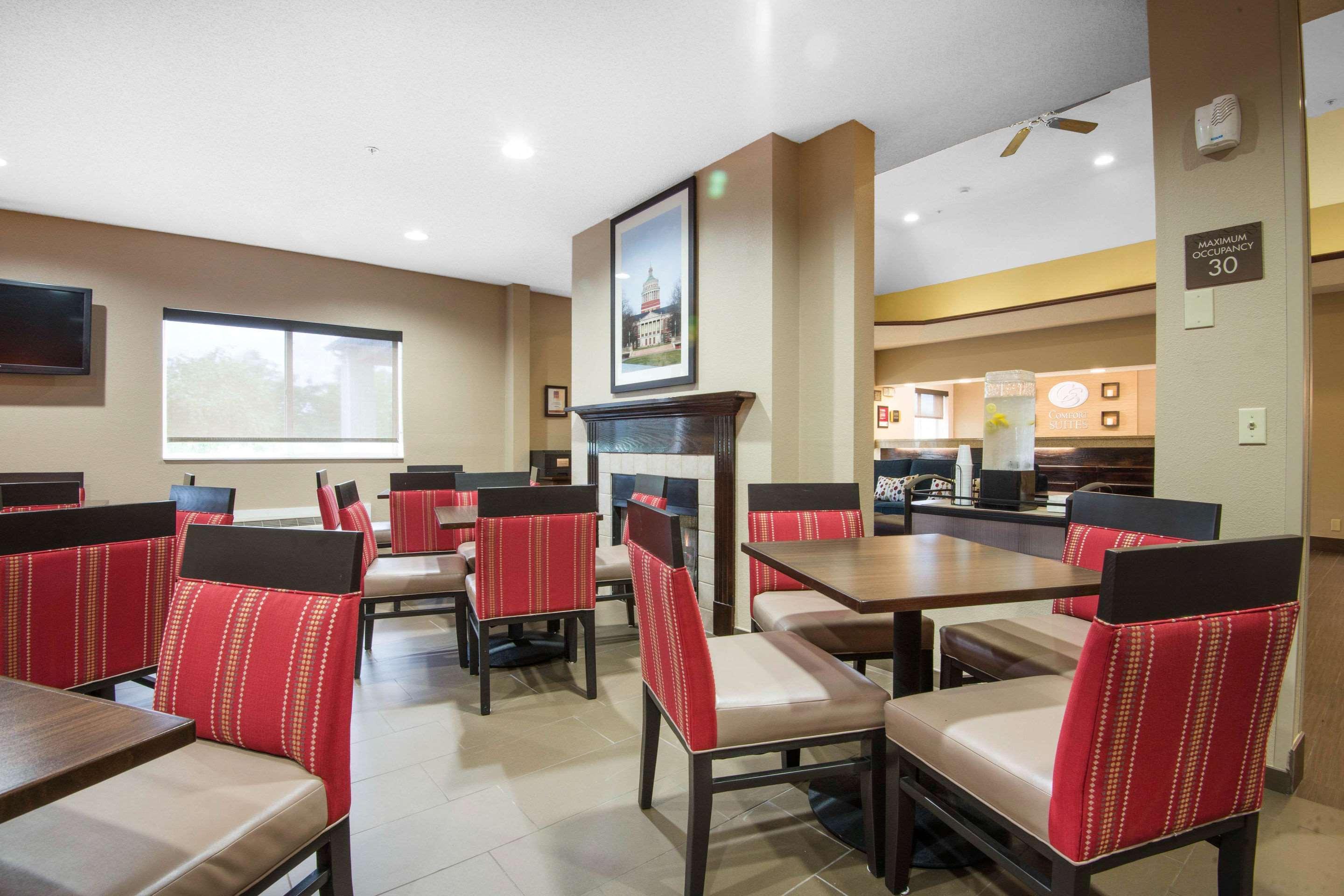 Comfort Suites Rochester Henrietta University Area מראה חיצוני תמונה