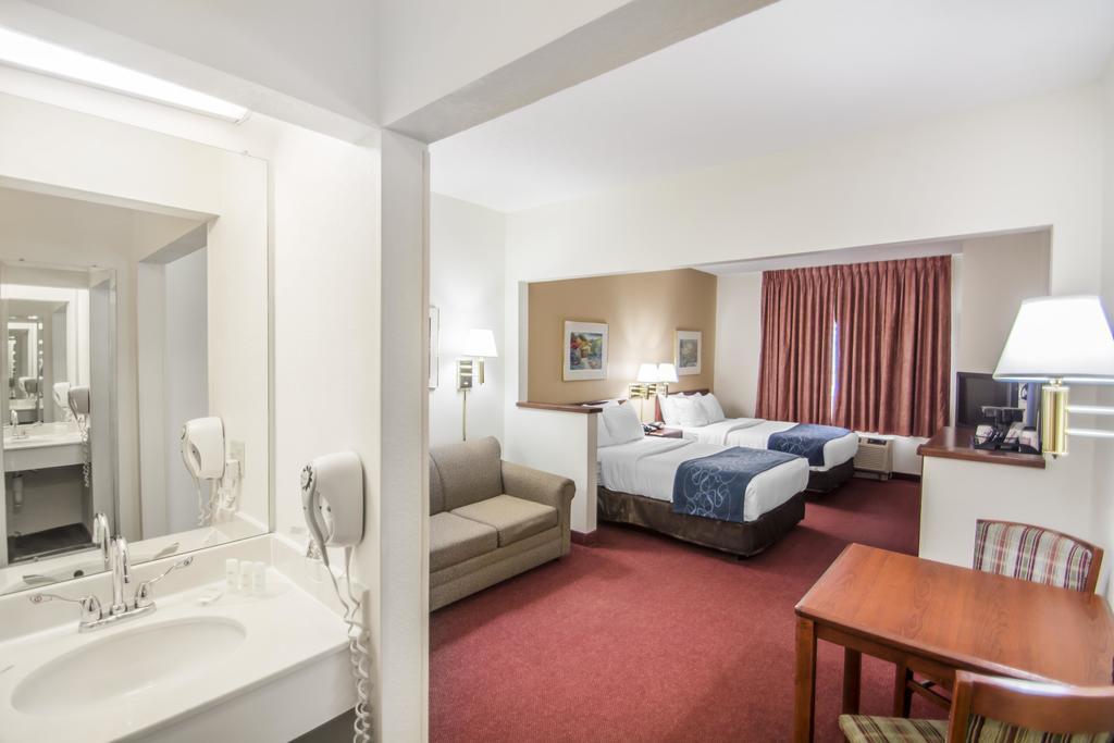 Comfort Suites Rochester Henrietta University Area מראה חיצוני תמונה