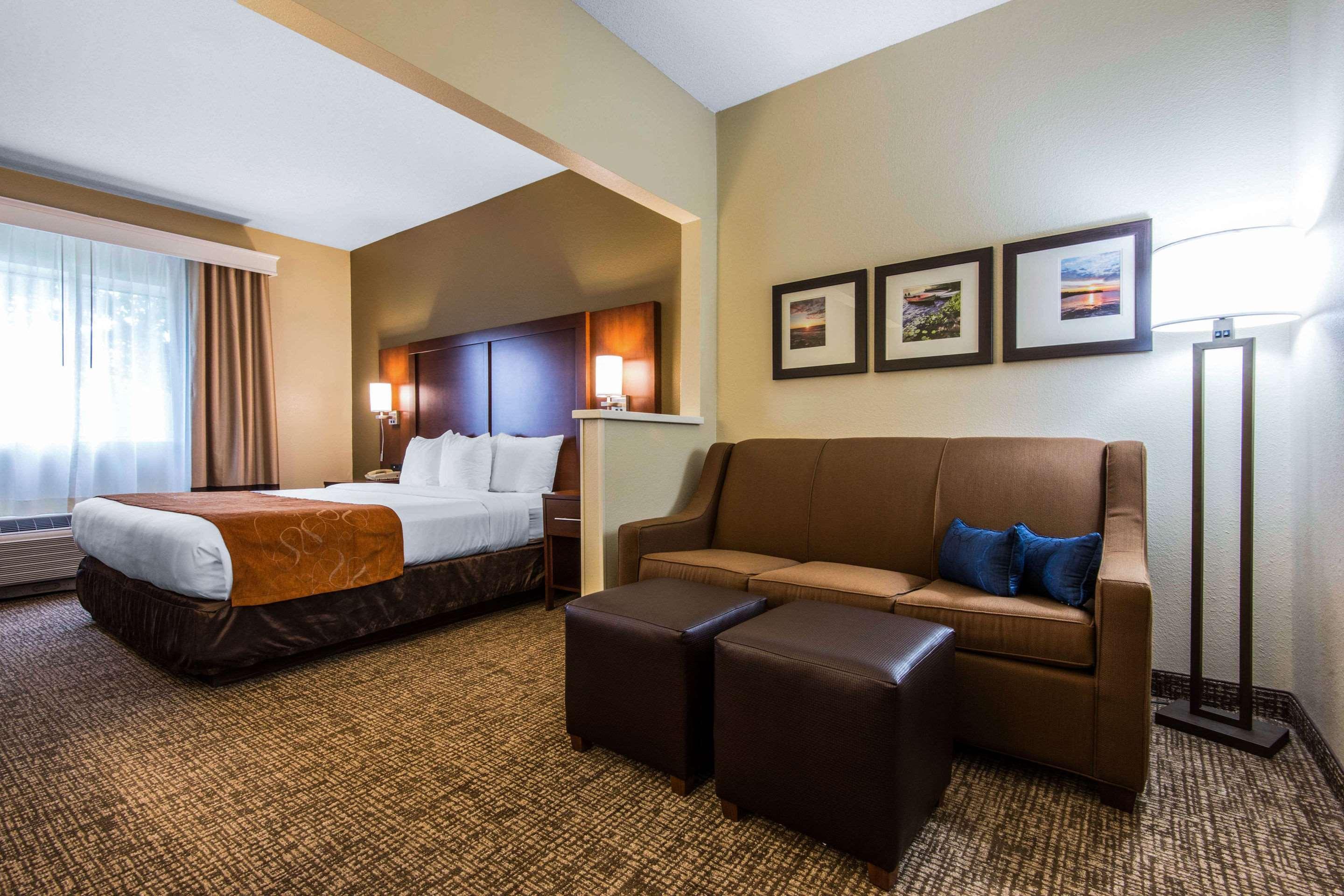 Comfort Suites Rochester Henrietta University Area מראה חיצוני תמונה