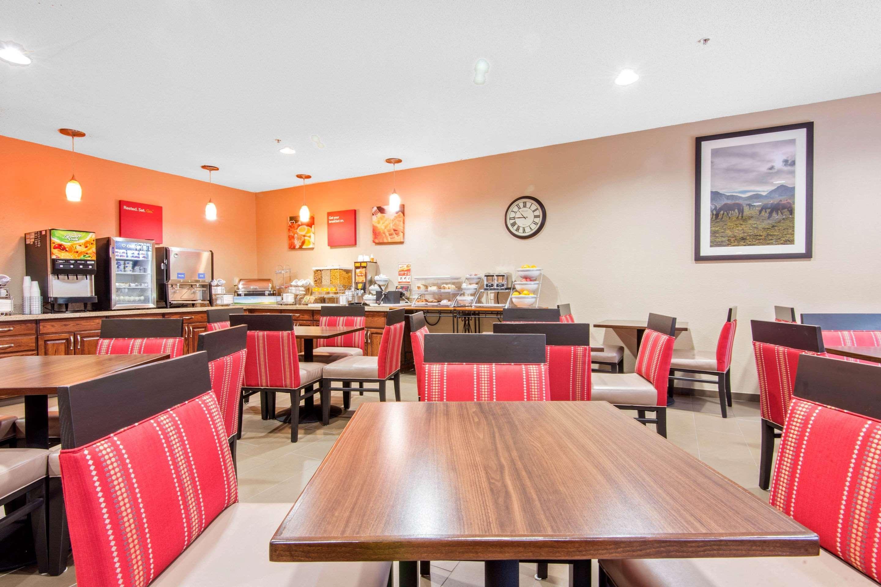 Comfort Suites Rochester Henrietta University Area מראה חיצוני תמונה