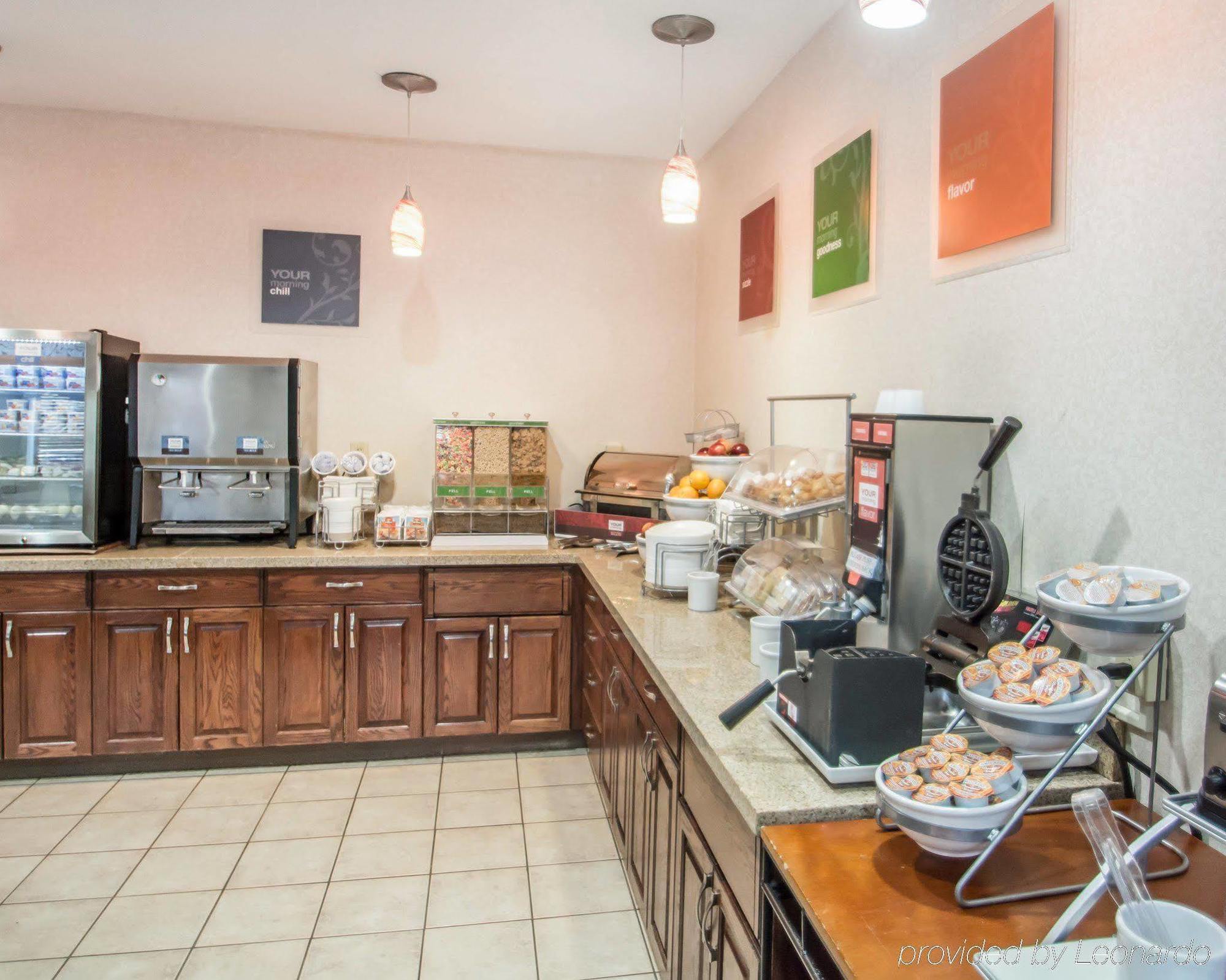 Comfort Suites Rochester Henrietta University Area מראה חיצוני תמונה