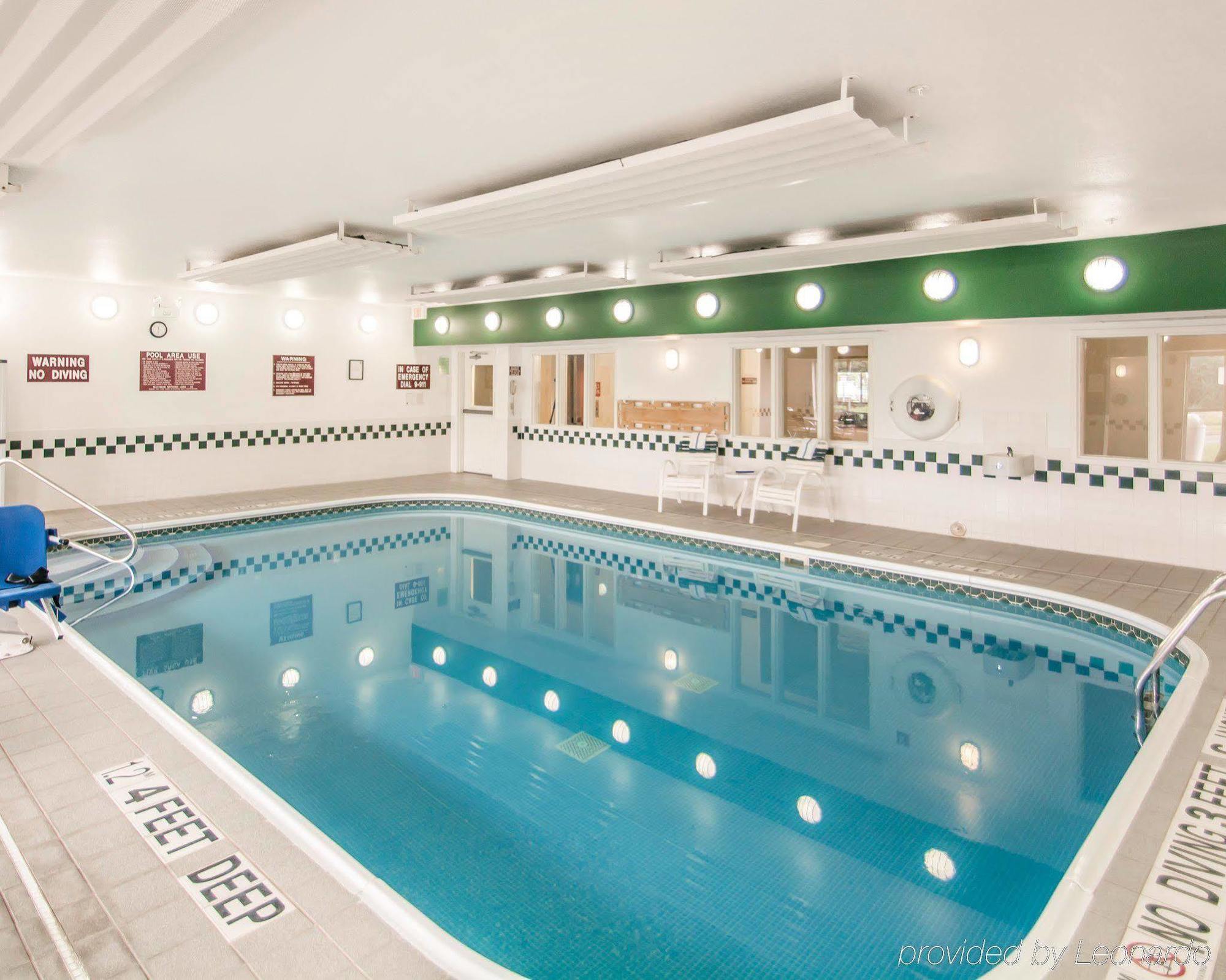 Comfort Suites Rochester Henrietta University Area מראה חיצוני תמונה